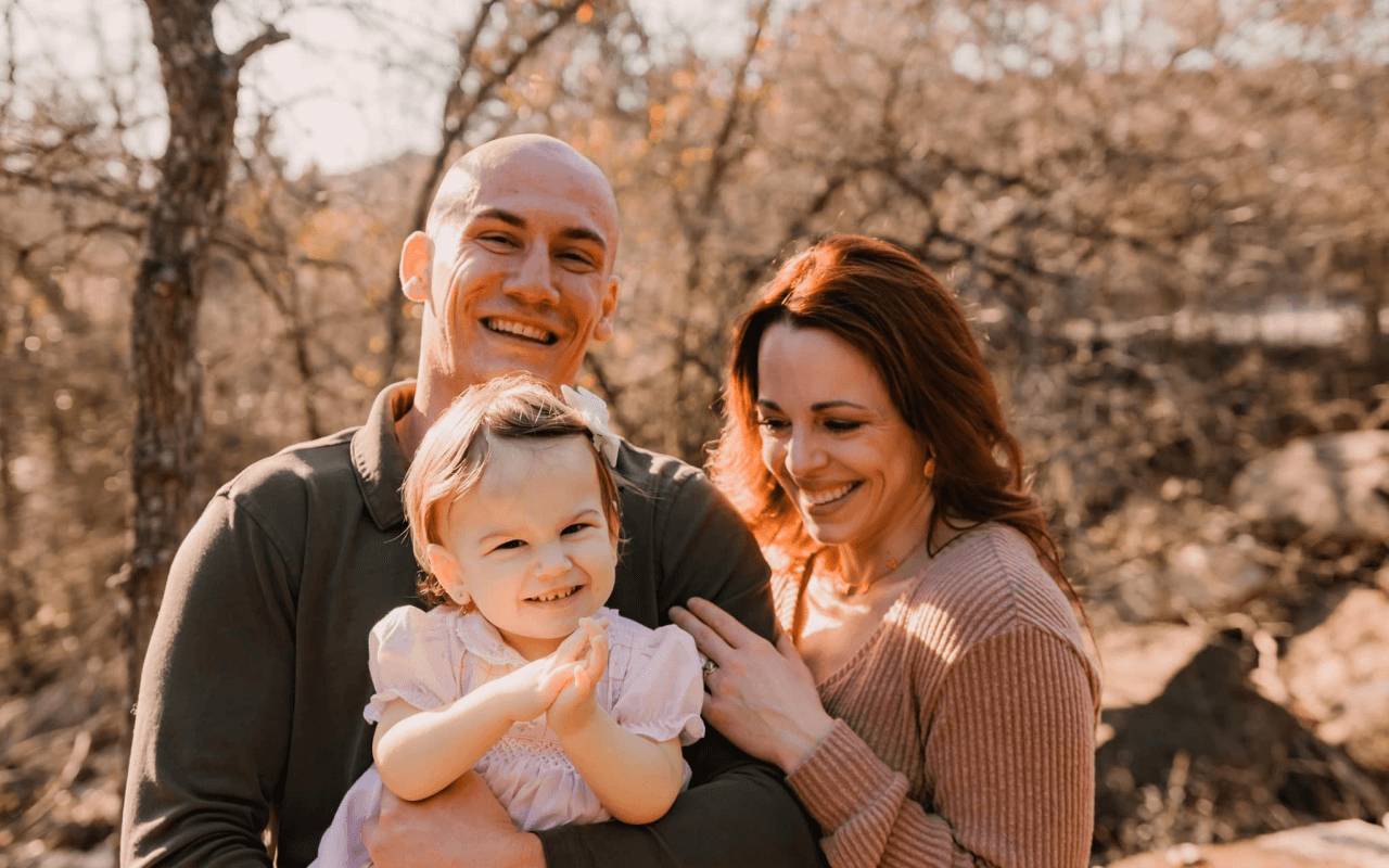 professional photo of family in field