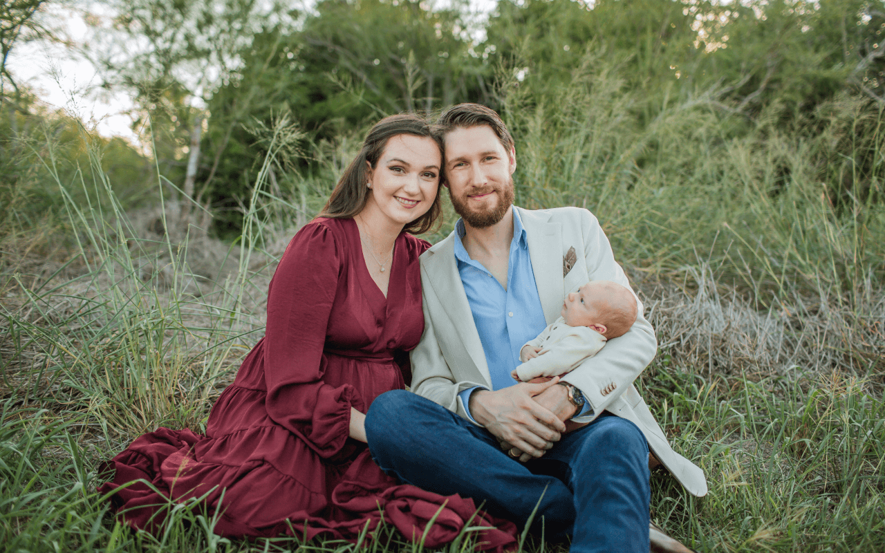 professional photo of family in field